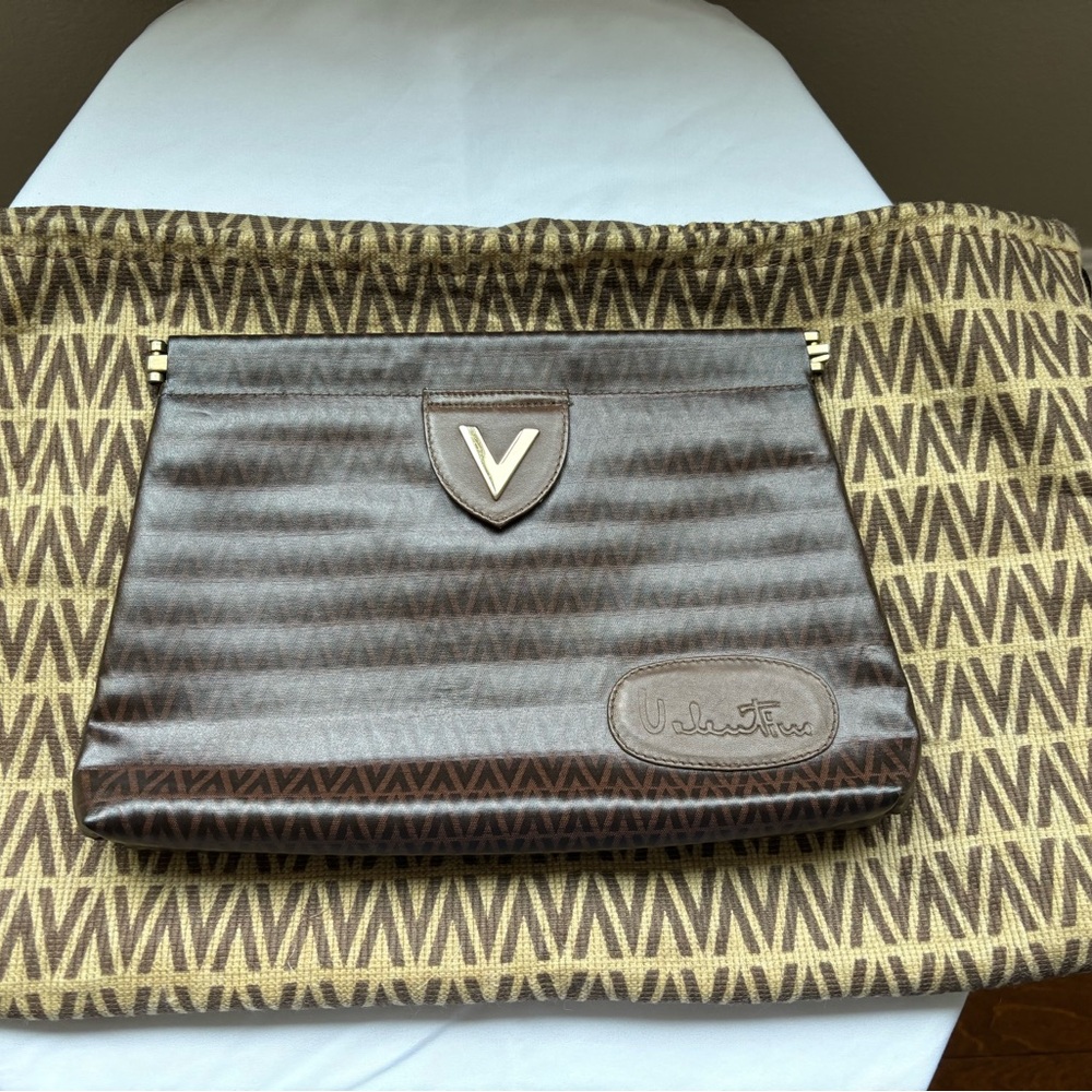 VINTAGE MARIO VALENTINO CLUTCH